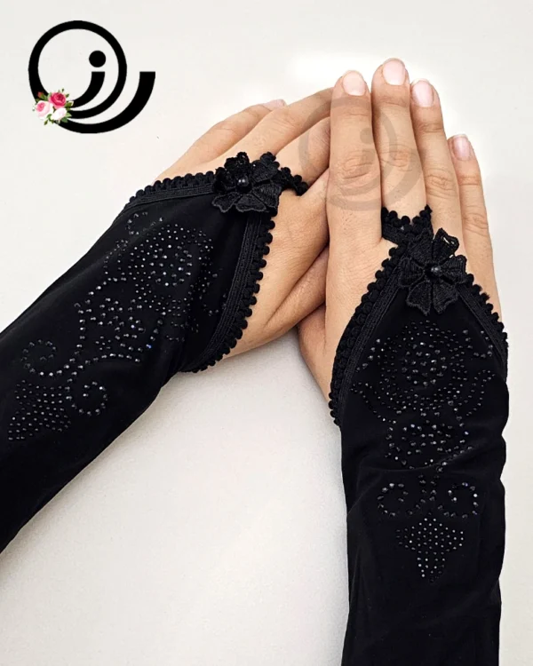 ساقدست انگشتی نگینی ریون از نمای نزدیک