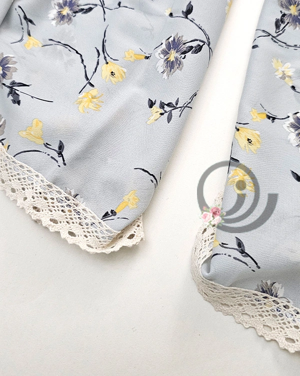 شال مشکی با حاشیه طوسی گلدار جزییات