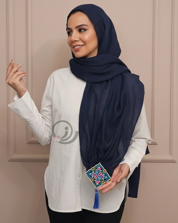 شال سنتی سرمه ای اپلیکه منگوله دار روی سر مدل